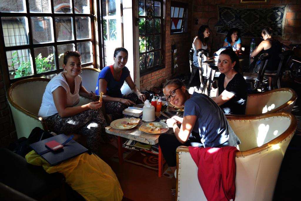 Brickhouse Ayutthaya Guesthouse Est 1986 Екстер'єр фото