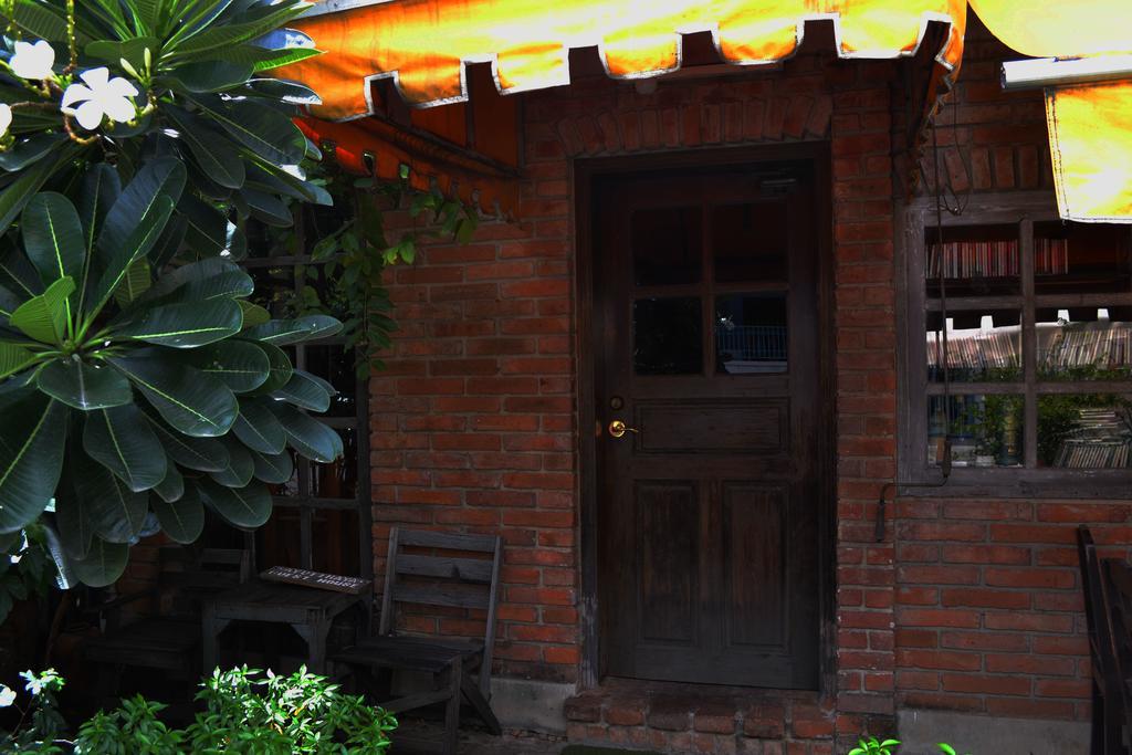 Brickhouse Ayutthaya Guesthouse Est 1986 Екстер'єр фото