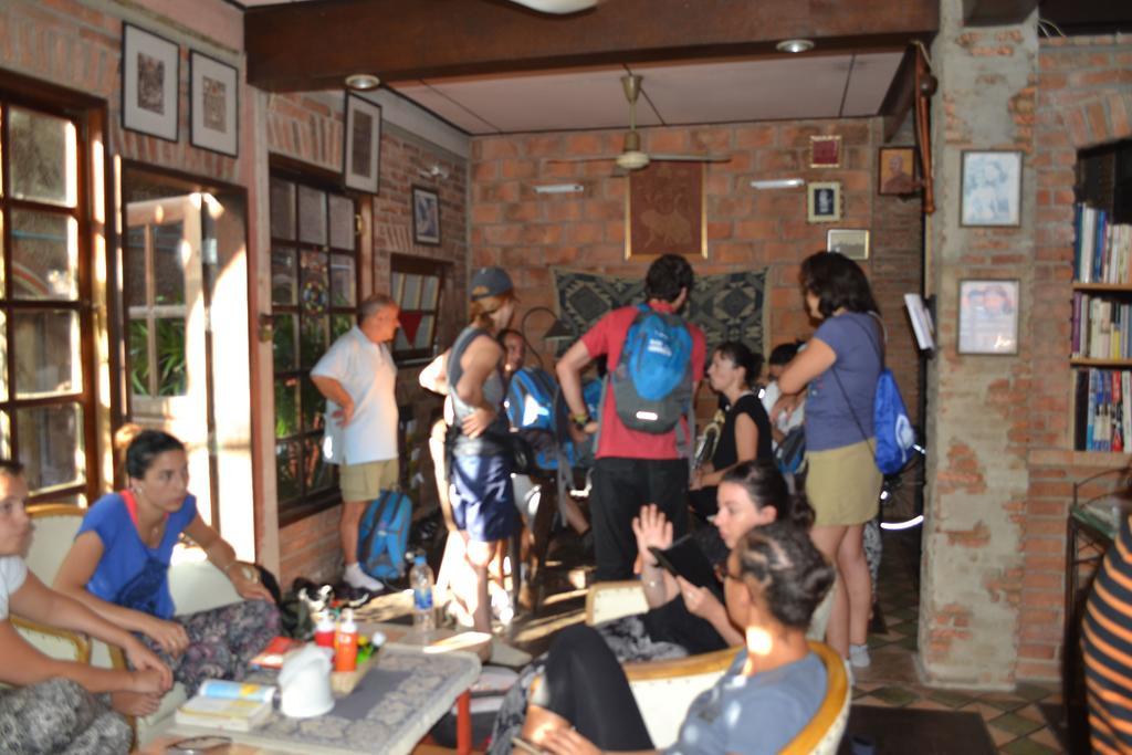 Brickhouse Ayutthaya Guesthouse Est 1986 Екстер'єр фото