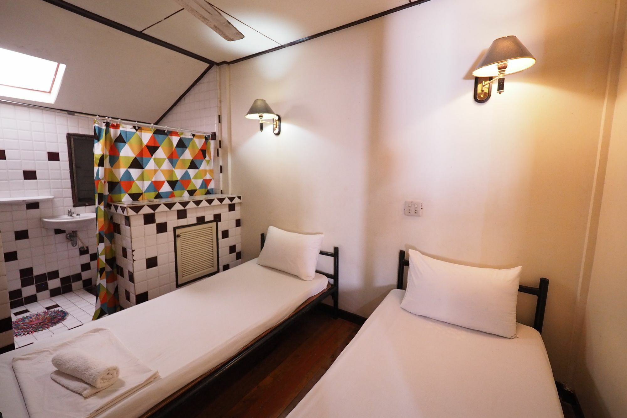 Brickhouse Ayutthaya Guesthouse Est 1986 Екстер'єр фото